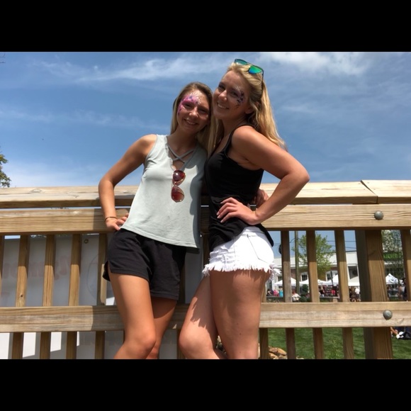 Meet your Posher, Mackenzie - Picture 2 of 3